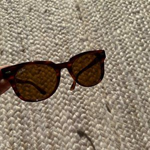 NEW RAY BAN ROUND TORTOISE SHELL SUNGLASSES W/ CASE